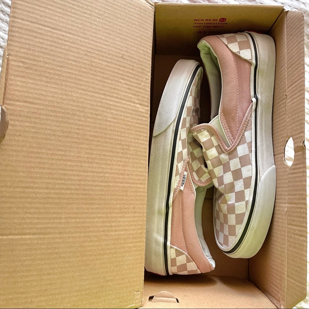 Checkerboard Mahogany Rose Slip on Vans